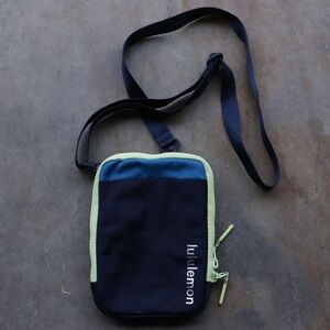 Lululemon Easy Access Crossbody Bag - Blue/Green